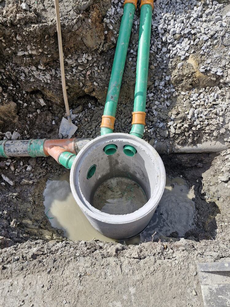 Sauberwasserschacht für Platzentwässerung